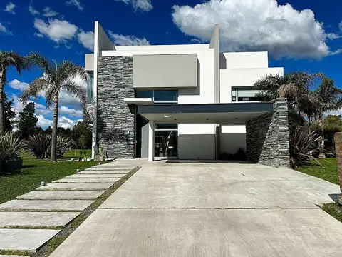 Casa en Alquiler de 3 dormitorios