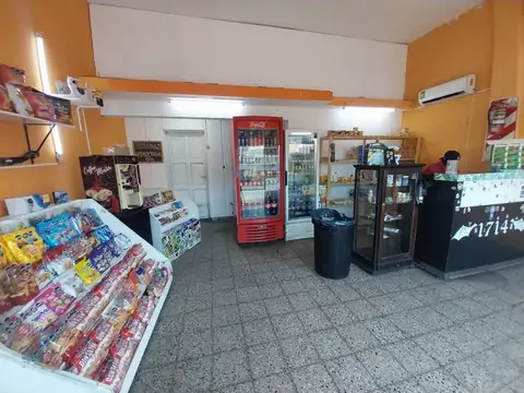 Casa 7 ambientes con 2 baños