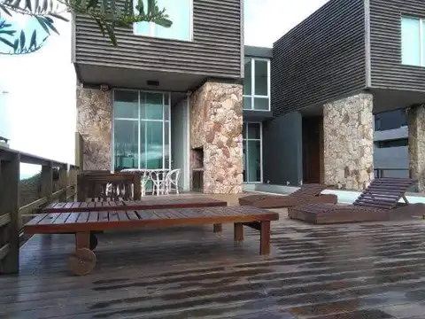 Casa en Alquiler Temporal con 1 cochera