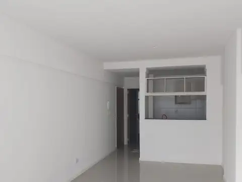 Monoambiente con balcón.