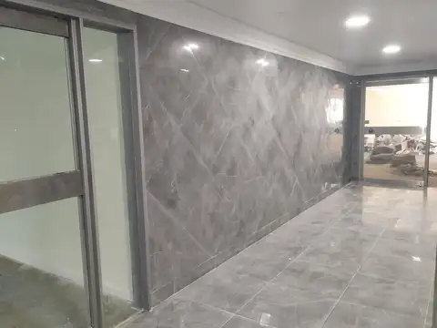 Oficina en Alquiler con 2 cocheras