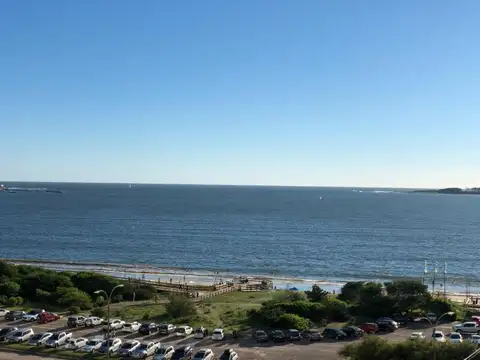Departamento con vista al mar, puerto e Isla Gorriti.