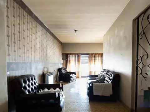 José Manuel Estrada 900