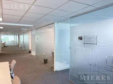 Oficina en Venta con 130 cocheras