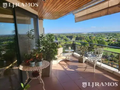 Departamento en  VENTA en Marina Golf de 4 amb con vista al Río.