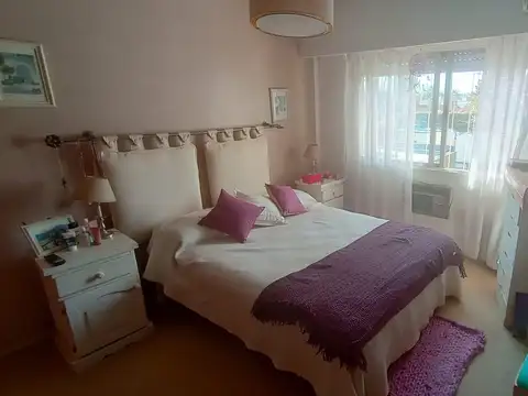 Casa 4 ambientes en  venta en Castelar