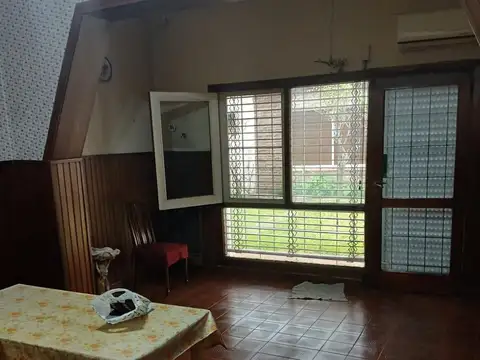 CASA EN VENTA 4 AMBIENTES RAMOS MEJIA