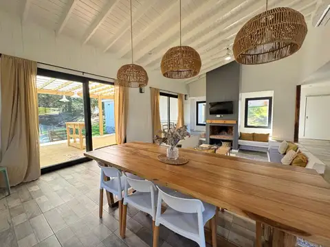 Casa en Alquiler en Barrio Deportivo 1, USD 2.200