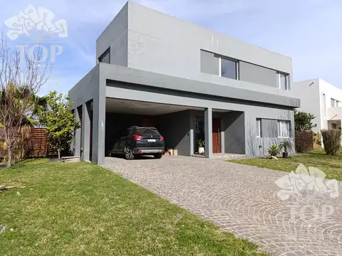 Casa en Venta en El Cantón - Barrio Islas, USD 375.000