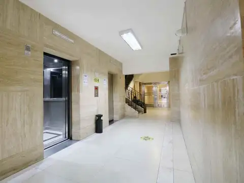 Oficina en Venta con 2 cocheras