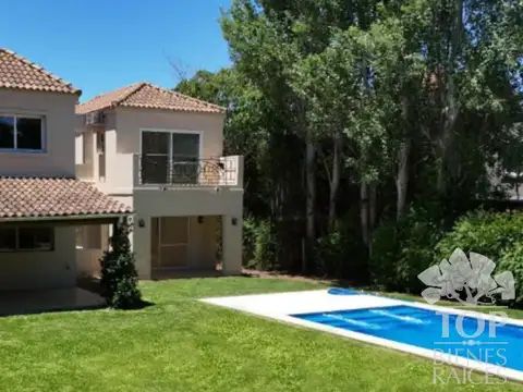 Casa 7 ambientes con 4 baños