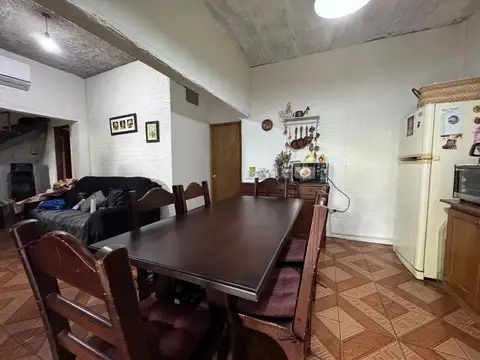 Casa 3 ambientes con 2 baños