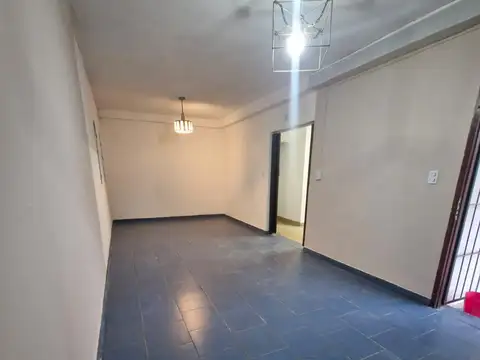 Casa 2 ambientes con 1 baño