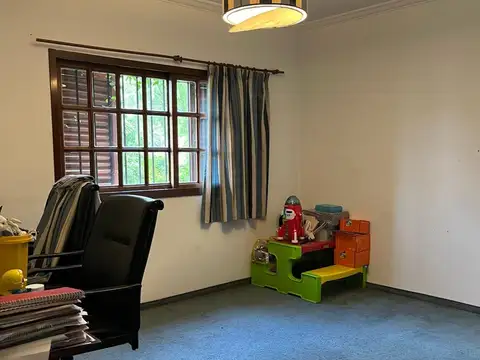 Solida casa en Corimayo Burzaco