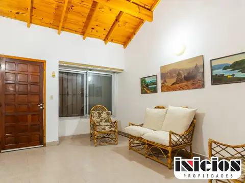 Chalet: Lebensohn N° 1566 E/ Yunque Y Ingenieros - El Silvio - C1046