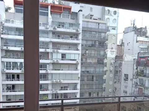 ALQ. 2 AMB. MUY LUMINOSO AL CONTRAFRENTE CON BALCÓN