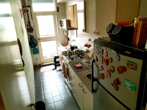 DEPARTAMENTO 2 AMBIENTES AL FRENTE CON BALCÓN. TORRES PUEYRREDÓN.