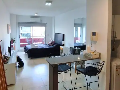 Alquiler monoambiente amoblado + cochera en Núñez