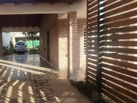 HERMOSA RESIDENCIA EN PLOTTIER, APTA CREDITO