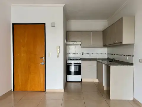 Departamento en Alquiler en Parque Avellaneda, $ 450.000