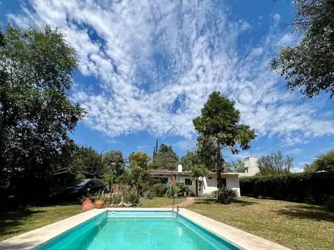 Casa 5 ambientes con 1 baño