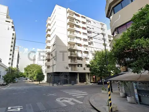 VENTA 12 Y 47. OFICINA AL FRENTE CON BALCON