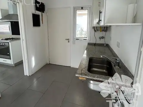 Casa a la laguna en El Cantón