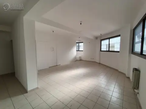Oficina en Alquiler en Godoy Cruz, $ 399.000