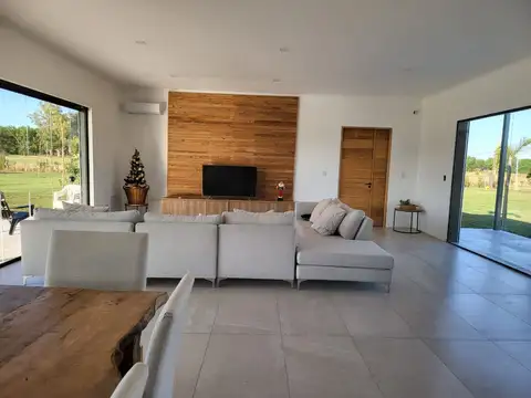 Casa en Venta en Mercedes, USD 300.000