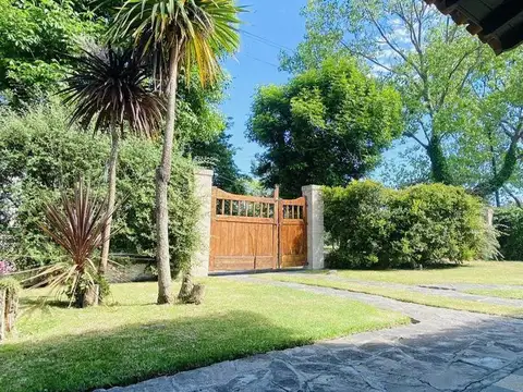 Casa en Venta con 1 cochera