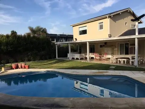 Casa venta 4 ambientes en Olivos Golf Club lote de 750 m2