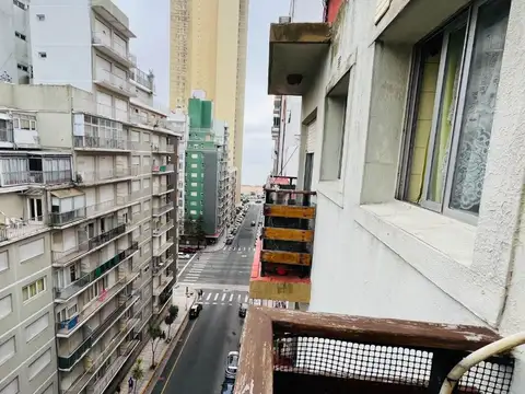 VENTA SEMIPISO 2 AMB. AL FRENTE CON BALCÓN GÜEMES