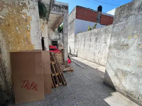 Venta de casa con jardin en Pompeya