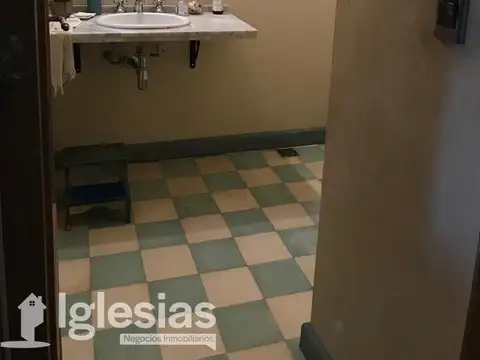 Casa 5 ambientes con 1 baño