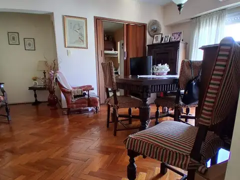 Departamento 4 ambientes con 2 baños