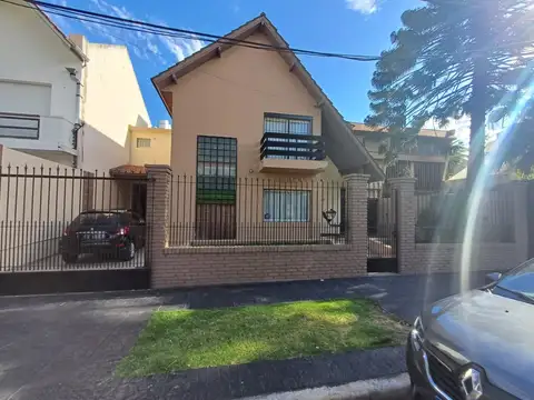 Hermosa propiedad totalmente remodelada en la mejor zona de Castelar Norte
