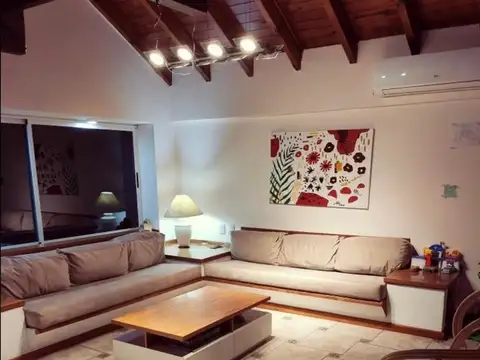 Casa 4 ambientes con 3 baños