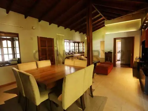 EXCELENTE CASA ESQUINA EN CHACRAS DE CORIA - LUJAN DE CUYO- MENDOZA