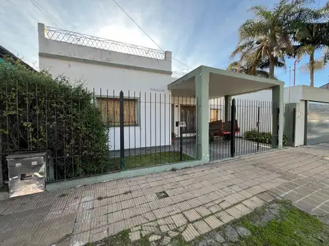 VENTA CASA 3 AMBIENTES + DEPTO 2 AMB EN LIBERTAD