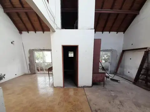 Casa en Venta con 4 cocheras