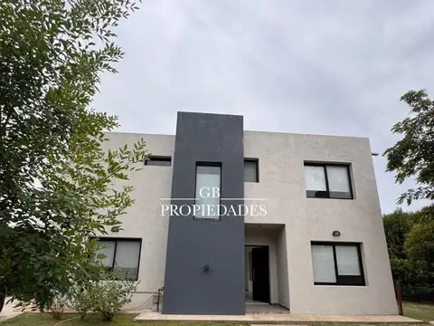 Venta de Casa 5 Ambientes en Los Robles, La Cañada de Pilar, Pilar