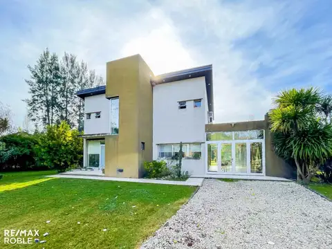 CASA EN VENTA CAMPOS DE ROCA 3 DORMITORIOS