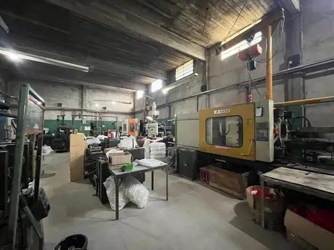 Galpon en Venta 10  mts Frente