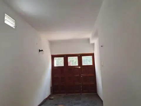 Defensa 1700, Piso PB