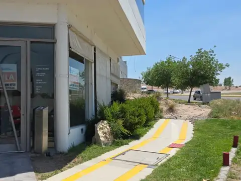 Alquilo Oficina 140m2