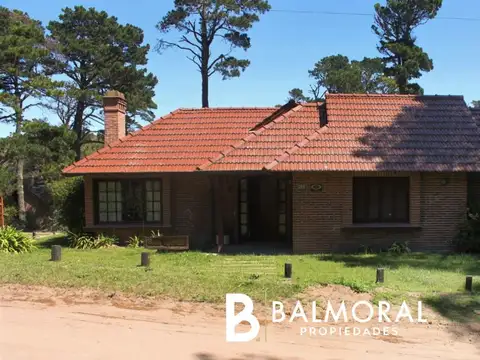 Casa en Alquiler - Pinamar, Zona Bosque - REF: 8067