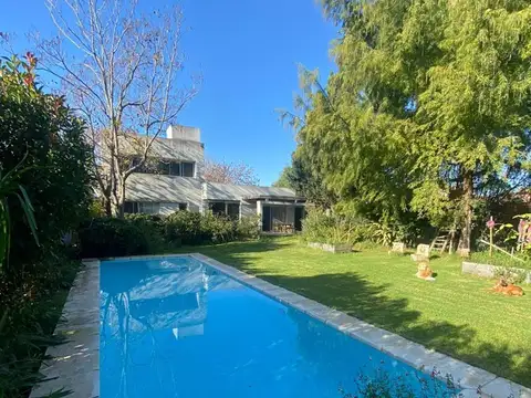 Patricias Argentinas, Barrio El Lucero 4300