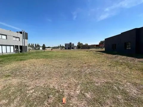 Terreno en Venta en Francisco Alvarez, USD 85.000