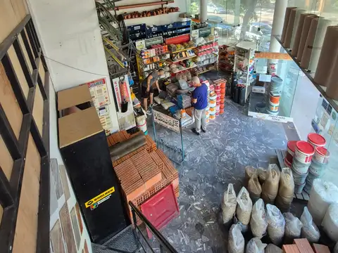 Local en Venta Via Púb.