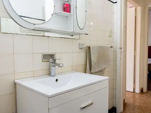 Casa 4 ambientes con 2 baños